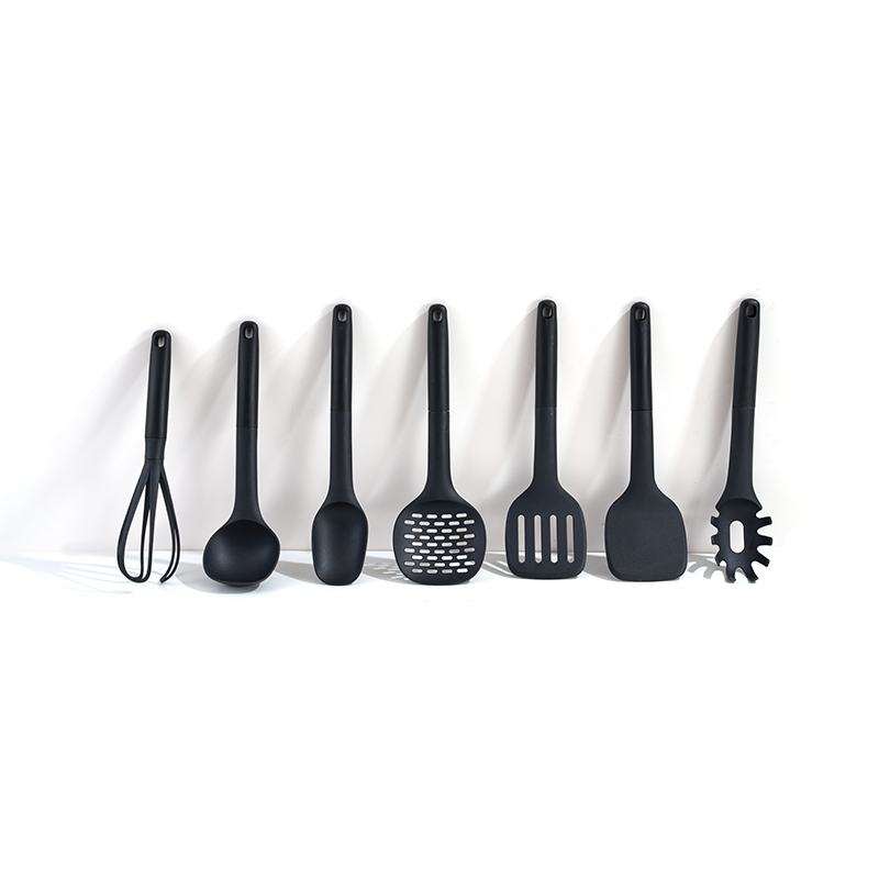 7pcs All-Black One-Piece Nylon Kitchen Utensil Set 